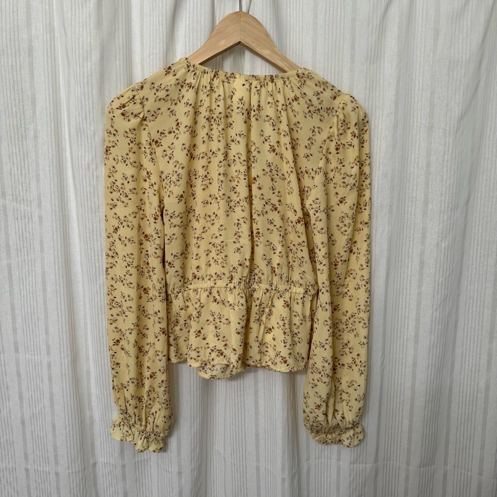 NWT☀️Melrose & Market Woven Peplum Button Up & Tie Front Top Yellow Ditsy Floral - Picture 2 of 6